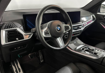 Подержанный автомобиль BMW X5 2024 года (12 фото)