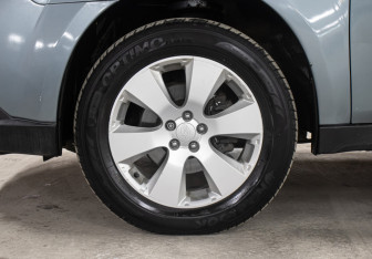 Подержанный автомобиль Subaru Outback Wagon 2012 года (24 фото)