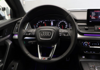 Подержанный автомобиль Audi Q5 2019 года (8 фото)