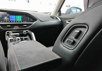 Подержанный автомобиль Geely Tugella 2022 года (15 фото)