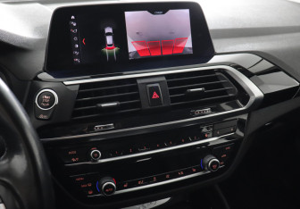 Подержанный автомобиль BMW X4 2020 года (16 фото)