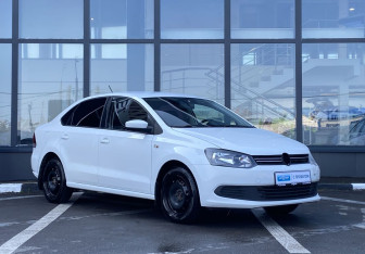 Подержанный автомобиль Volkswagen Polo Sedan 2014 года (3 фото)