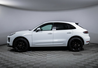 Подержанный автомобиль Porsche Macan 2019 года (8 фото)