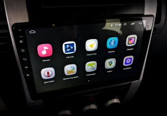 Подержанный автомобиль Nissan X-Trail 2013 года (26 фото)