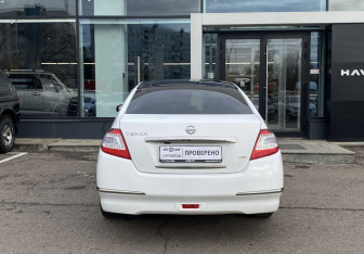 Подержанный автомобиль Nissan Teana 2012 года (6 фото)