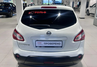 Подержанный автомобиль Nissan Qashqai+2 2011 года (5 фото)