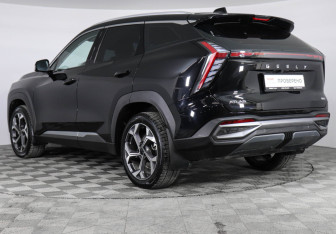 Подержанный автомобиль Geely Atlas 2024 года (7 фото)