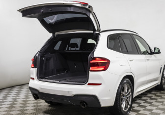 Подержанный автомобиль BMW X3 2020 года (18 фото)