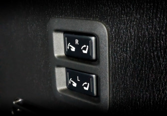 Подержанный автомобиль Infiniti QX80 2021 года (27 фото)