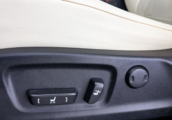 Подержанный автомобиль Lexus RX 2021 года (27 фото)