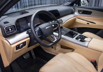 Подержанный автомобиль Jaecoo J8 2024 года (15 фото)