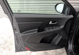 Подержанный автомобиль Kia Sportage 2012 года (19 фото)