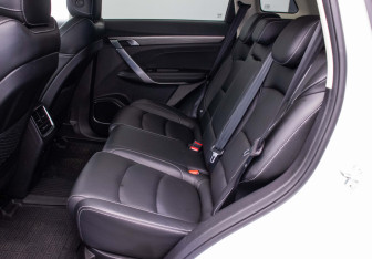 Подержанный автомобиль Geely Atlas Pro 2022 года (11 фото)