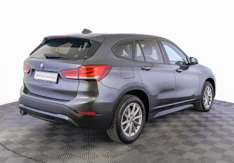 Подержанный автомобиль BMW X1 2022 года (5 фото)