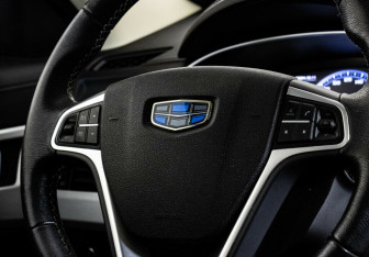 Подержанный автомобиль Geely Atlas 2021 года (10 фото)