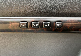 Подержанный автомобиль Toyota Land Cruiser Suv 2008 года (15 фото)