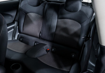 Подержанный автомобиль MINI Hatch 2017 года (11 фото)