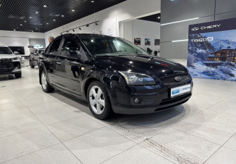 Подержанный автомобиль Ford Focus Sedan 2006 года (3 фото)