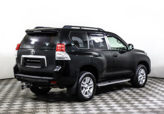 Подержанный автомобиль Toyota Land Cruiser Prado 2013 года (3 фото)
