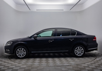Подержанный автомобиль Volkswagen Passat Sedan 2011 года (8 фото)