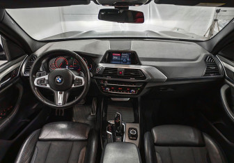 Подержанный автомобиль BMW X3 2018 года (11 фото)