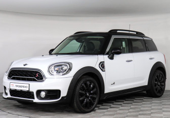 Подержанный автомобиль MINI Countryman 2019 года (1 фото)
