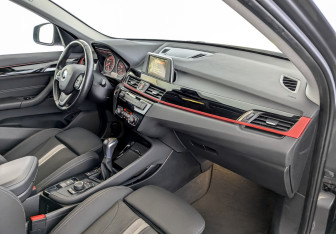 Подержанный автомобиль BMW X1 2017 года (11 фото)