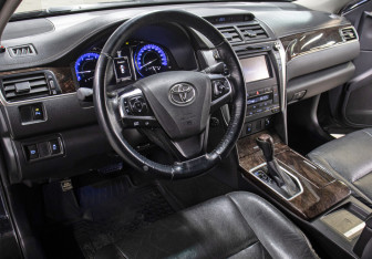 Подержанный автомобиль Toyota Camry Sedan 2016 года (16 фото)