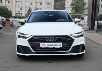 Подержанный автомобиль Audi A7 2021 года (2 фото)