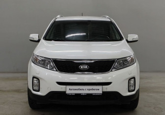 Подержанный автомобиль Kia Sorento 2014 года (2 фото)