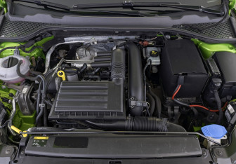 Подержанный автомобиль SEAT Leon Hatchback 2013 года (9 фото)