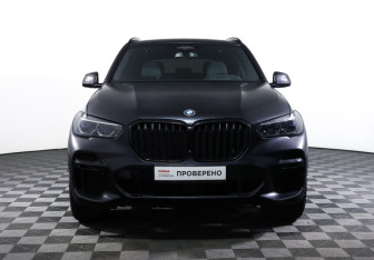 Подержанный автомобиль BMW X5 2022 года (2 фото)