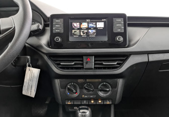 Подержанный автомобиль Skoda Rapid Liftback 2021 года (27 фото)