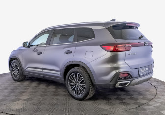 Подержанный автомобиль Chery Tiggo 8 2023 года (7 фото)