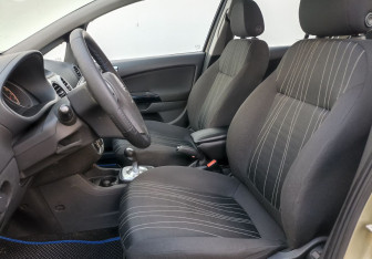 Подержанный автомобиль Opel Corsa 2009 года (10 фото)