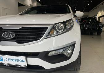 Подержанный автомобиль Kia Sportage 2010 года (9 фото)
