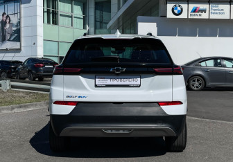 Подержанный автомобиль Chevrolet Bolt 2021 года (19 фото)