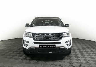 Подержанный автомобиль Ford Explorer 2017 года (2 фото)