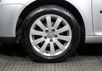 Подержанный автомобиль Volkswagen Golf Hatchback 2008 года (20 фото)