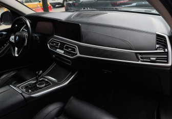 Подержанный автомобиль BMW X7 2020 года (7 фото)