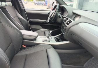 Подержанный автомобиль BMW X3 2012 года (12 фото)