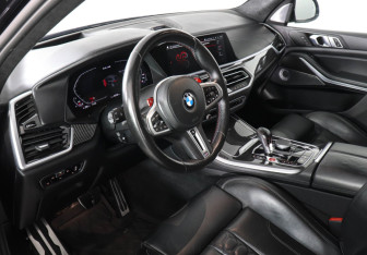 Подержанный автомобиль BMW X5 M 2021 года (11 фото)