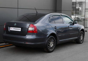 Подержанный автомобиль Skoda Octavia Liftback 2011 года (4 фото)