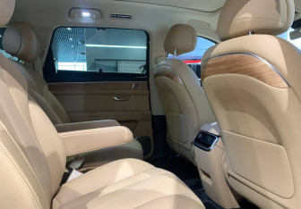 Подержанный автомобиль AITO M7 2023 года (11 фото)