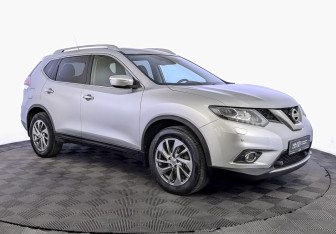 Подержанный автомобиль Nissan X-Trail 2016 года (3 фото)