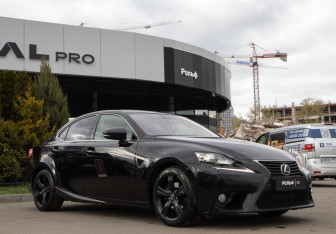 Подержанный автомобиль Lexus IS Sedan 2014 года (2 фото)