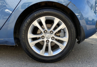 Подержанный автомобиль Kia Ceed Hatchback 2014 года (16 фото)