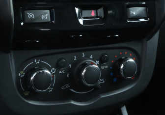 Подержанный автомобиль Renault Duster 2018 года (15 фото)
