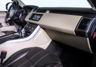 Подержанный автомобиль Land Rover Range Rover Sport 2015 года (10 фото)