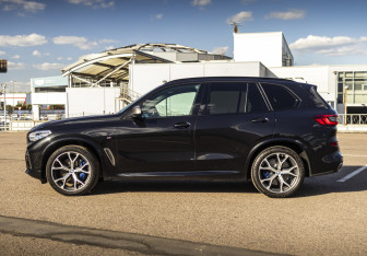 Подержанный автомобиль BMW X5 2019 года (8 фото)